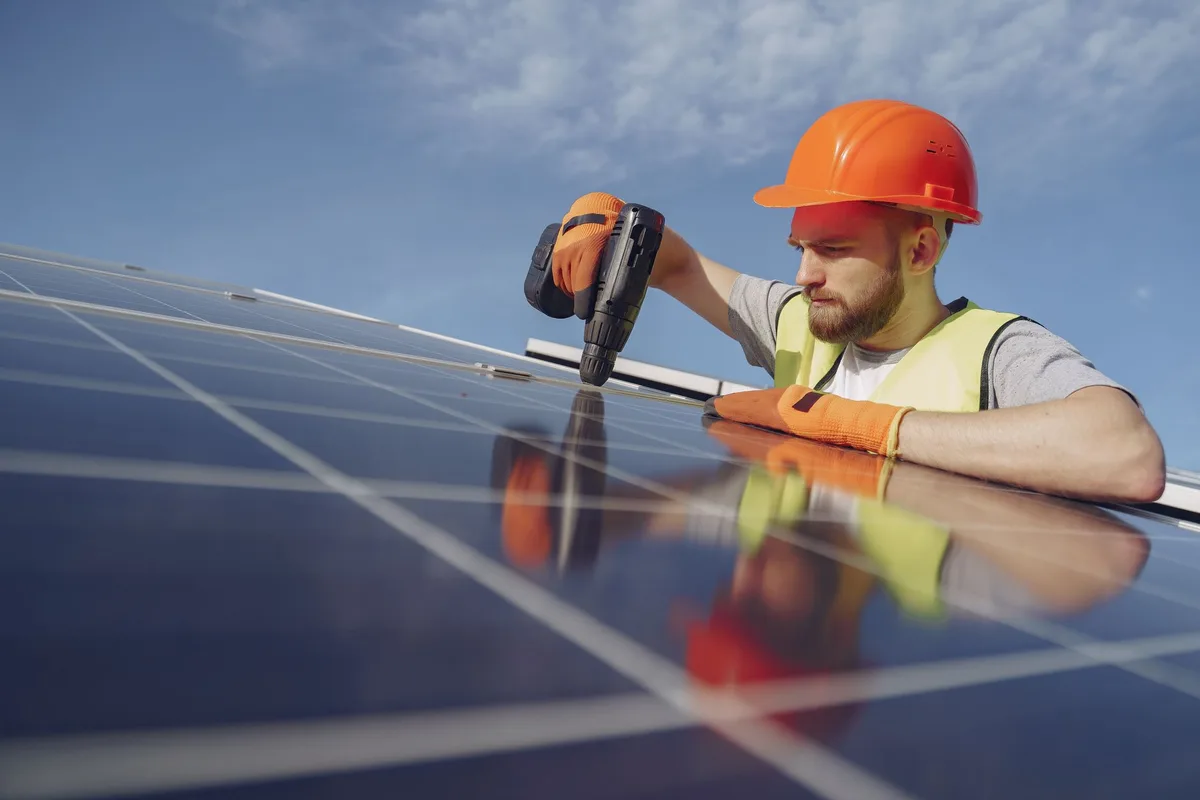 Installation de panneaux photovoltaïques : étude de cas SEO EVICO