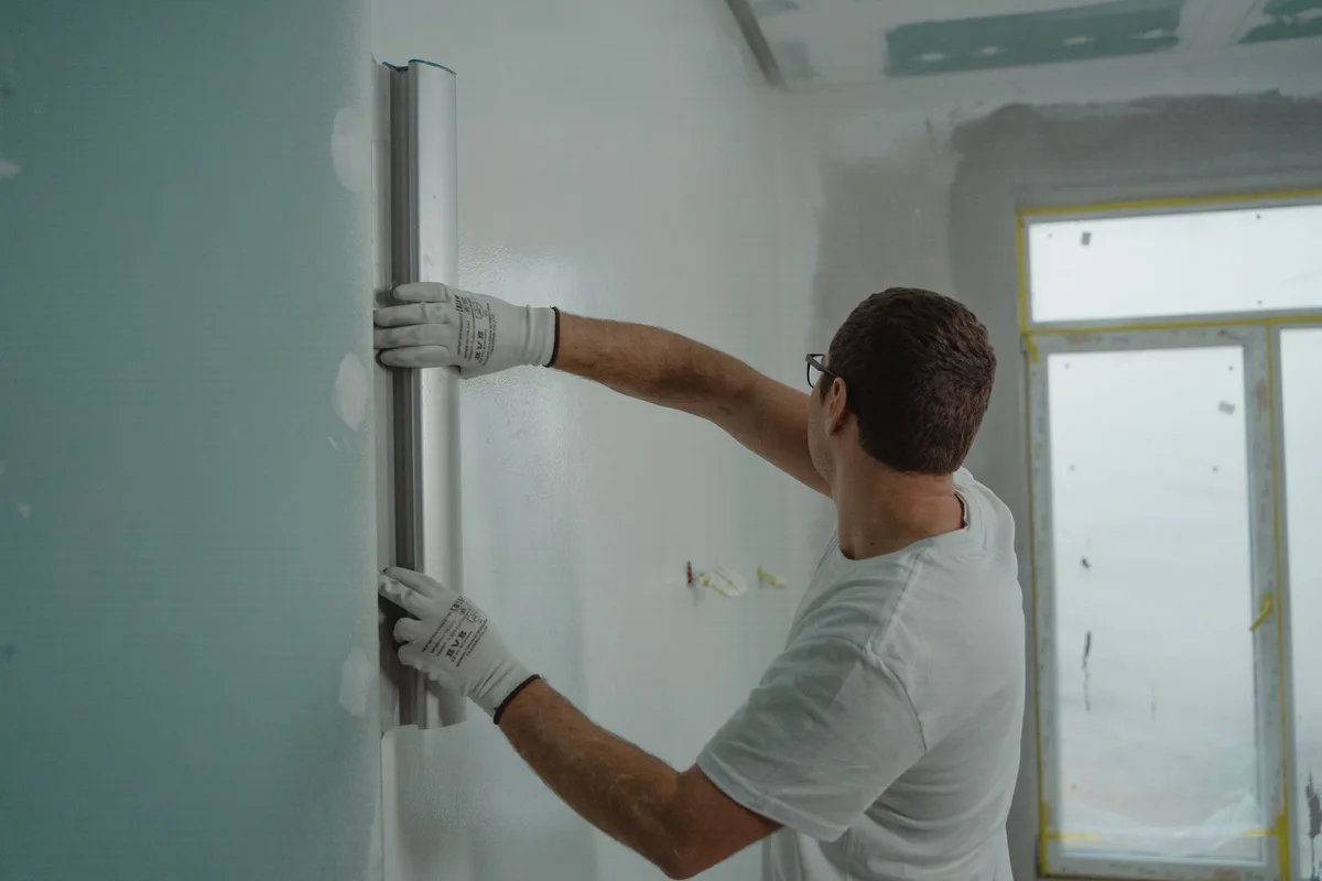 Chantier de plâtrerie-peinture : étude de cas SEO EVICO