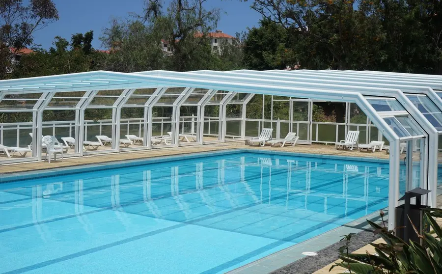 Abri de piscine